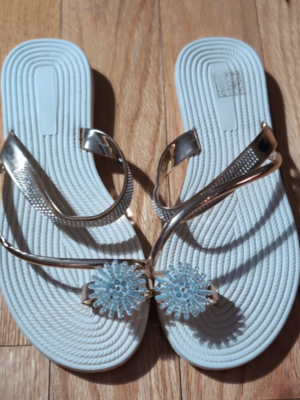New Rhinestone Flat Sandals - Picture 3 of 7